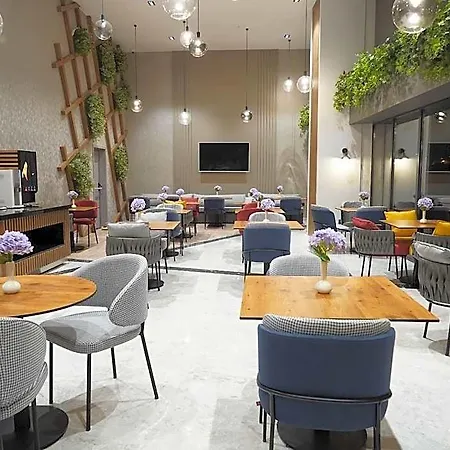 Ramada Encore By Wyndham Arnavutky 3*
